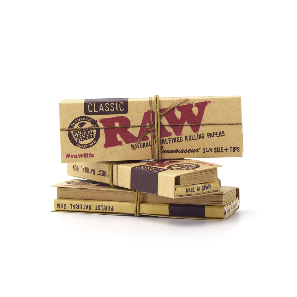  Raw Classic Connoisseur 1.25 1 1/4 Rolling Paper with Tips 1  Pack : Health & Household